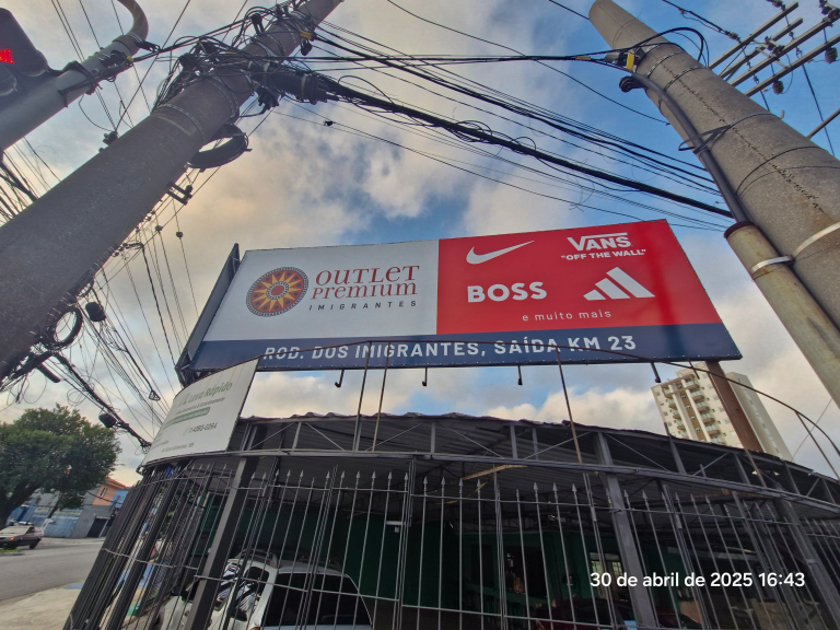 Veiculação de Outdoor Outlet Premium Imigrantes