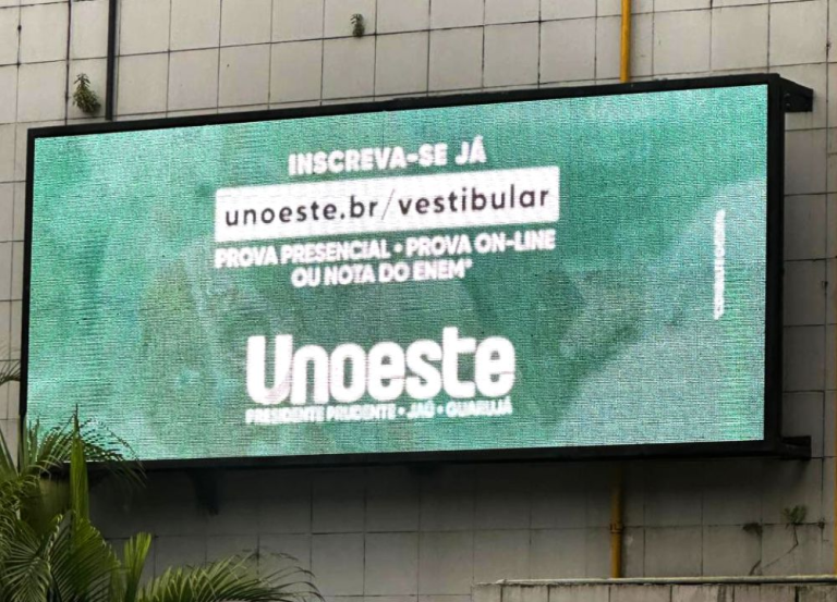 Veiculação em Painel de LED Cliente  Unoeste - Santos